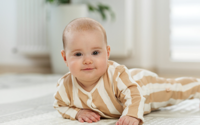 Kerap Menimbulkan Perdebatan, Sebenarnya Kapan Waktu Paling Tepat untuk Tummy Time?